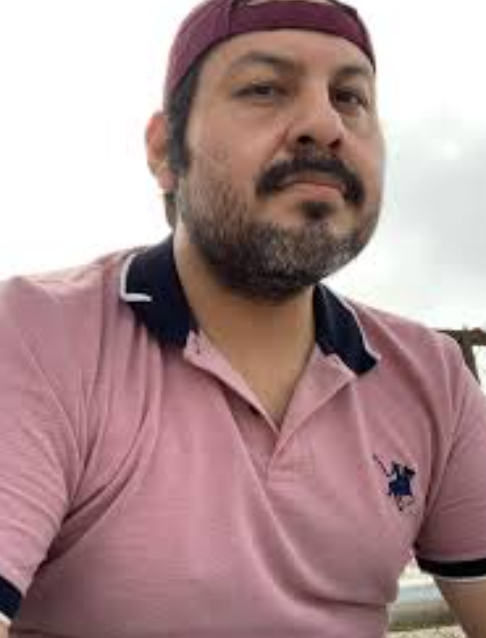 <em>Ezequiel Abadia</em>